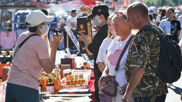 China announces visa-free policy trial for Russia