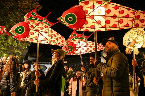 China records over 17.7 mln cross-border trips during Spring Festival holiday