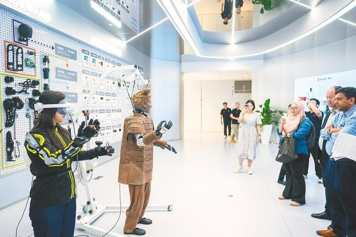 China's first 7S humanoid robot store showcases industry ambitions